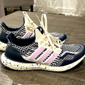 Adidas Ultraboost. 5.0 DNA Sneakers